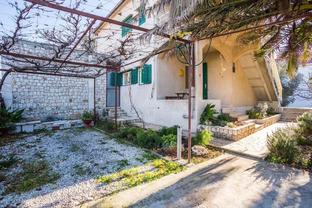 Apartment Srecko Vinišće Exterior foto