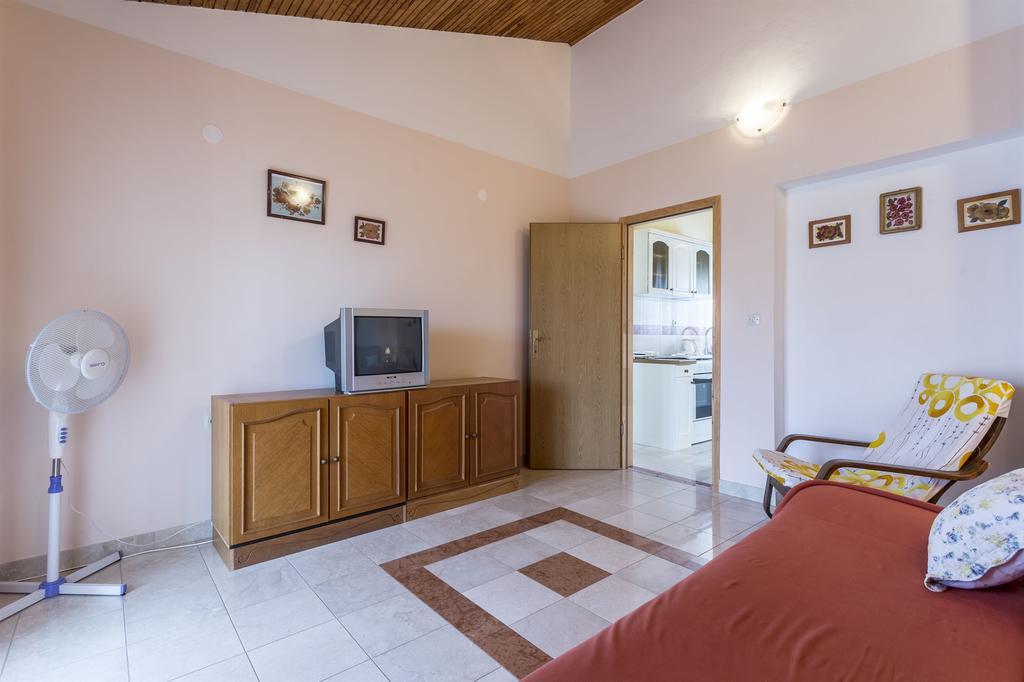 Apartment Srecko Vinišće Exterior foto